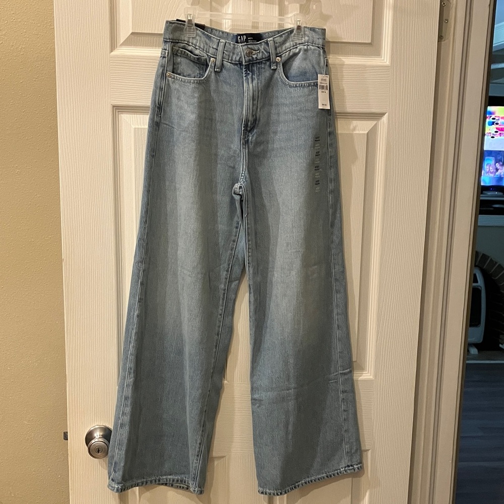 GAP Women's Light Blue Relaxed Straight Jeans - Picture 2 of 7